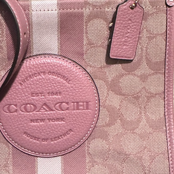 COACH Dempsey 22 mini tote - Picture 6 of 8